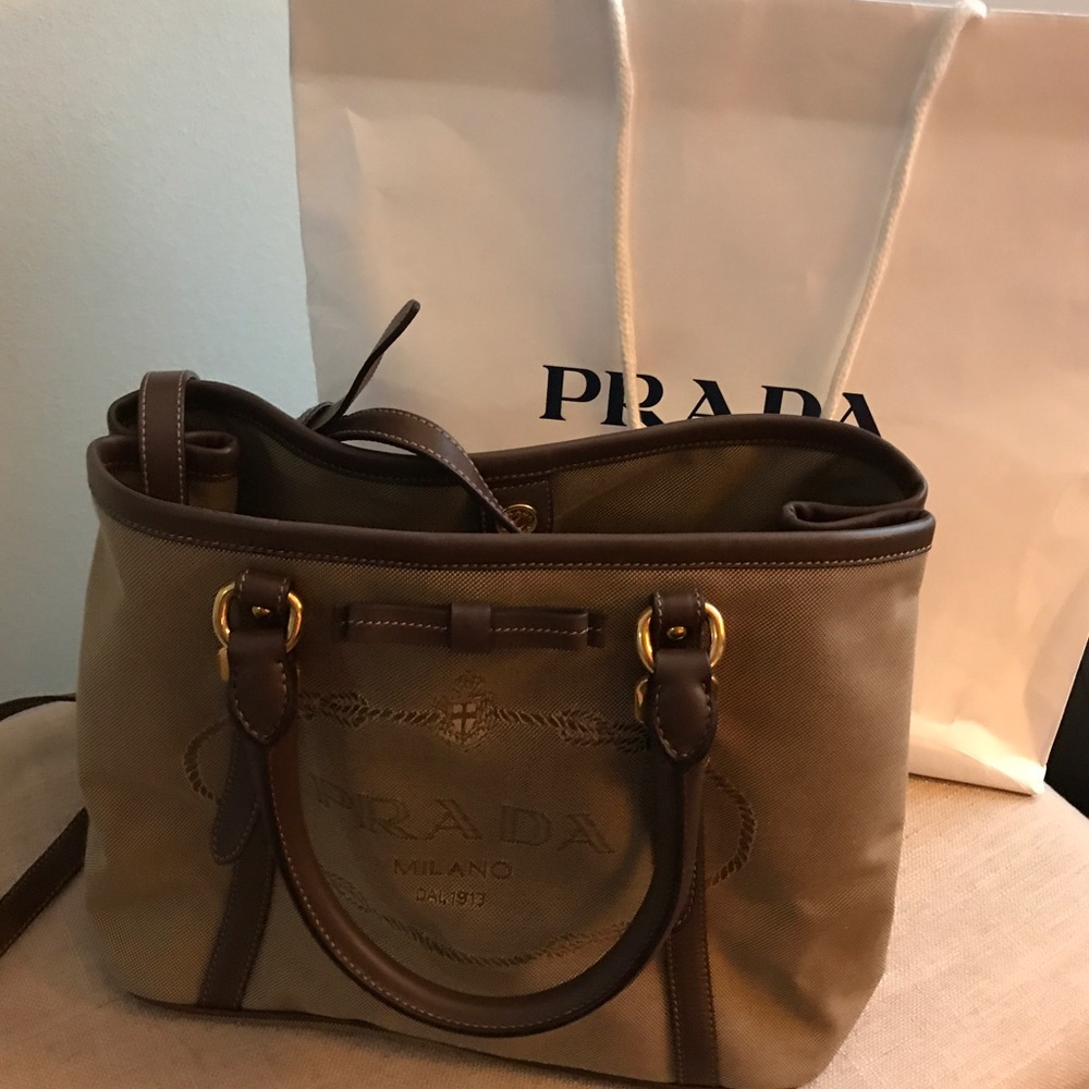 ❤️SOLD❤️”Authentic” Prada Logo Jacquard Crossbody