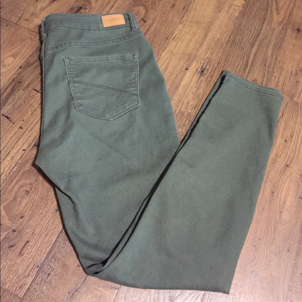BNWOT Aéropostale army green high waisted jeggings