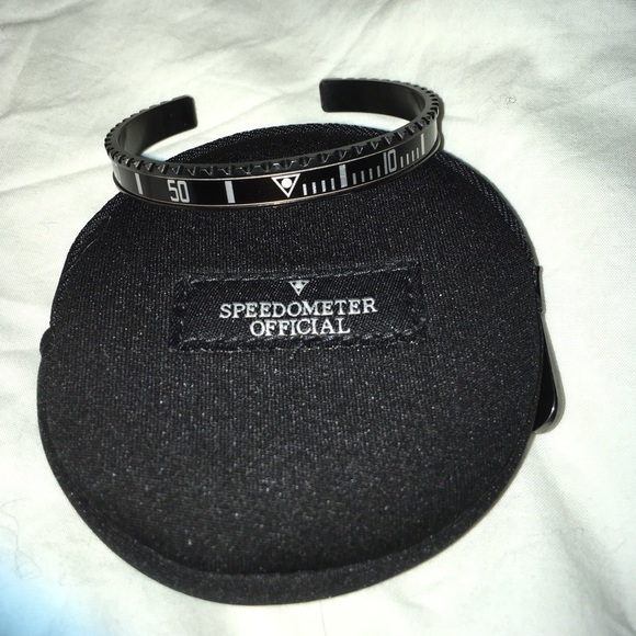 Speedometer Official bracelet - Picture 1 of 2