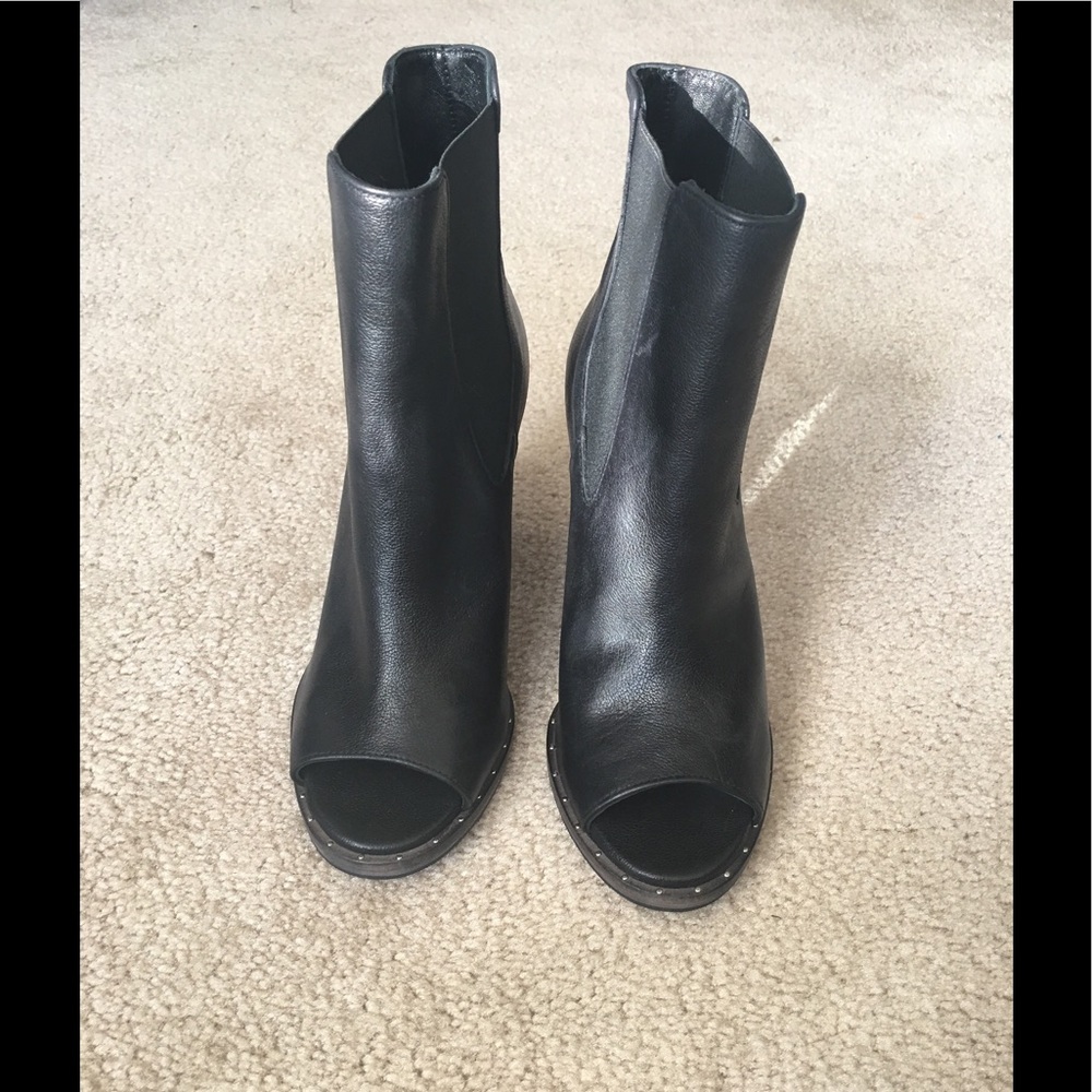 Brand new Freda Salvador bootie