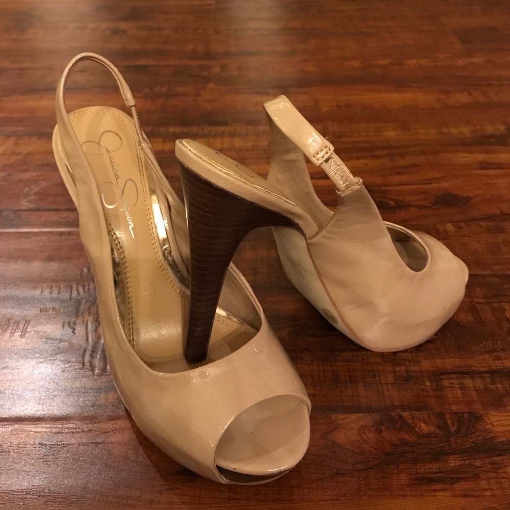 Barely used JESSICA SIMPSON sling back pumps 👠