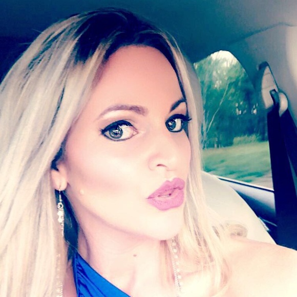 Meet your Posher, Amie - Picture 4 of 5