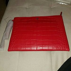 Tory burch coral clutch
