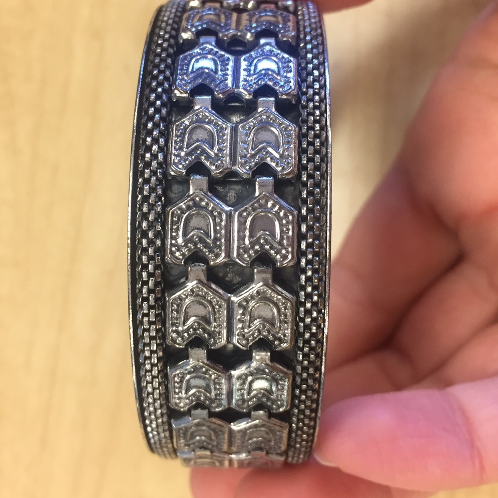 Bracelet - Picture 3 of 3