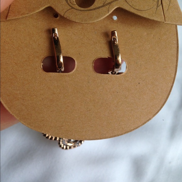 Sold - Picture 3 of 3