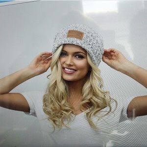 Kittenish original beanie!Jessie James Decker line