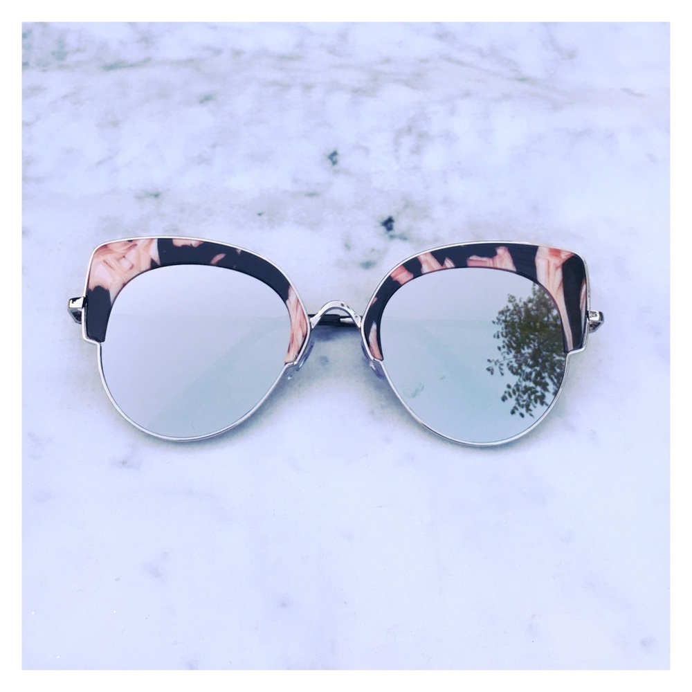Just In- Marble Cat Eye Sunglasses - Picture 4 of 8