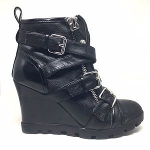 ❗️SALE ❗️Guess Faux Leather Wedge Ankle Boots
