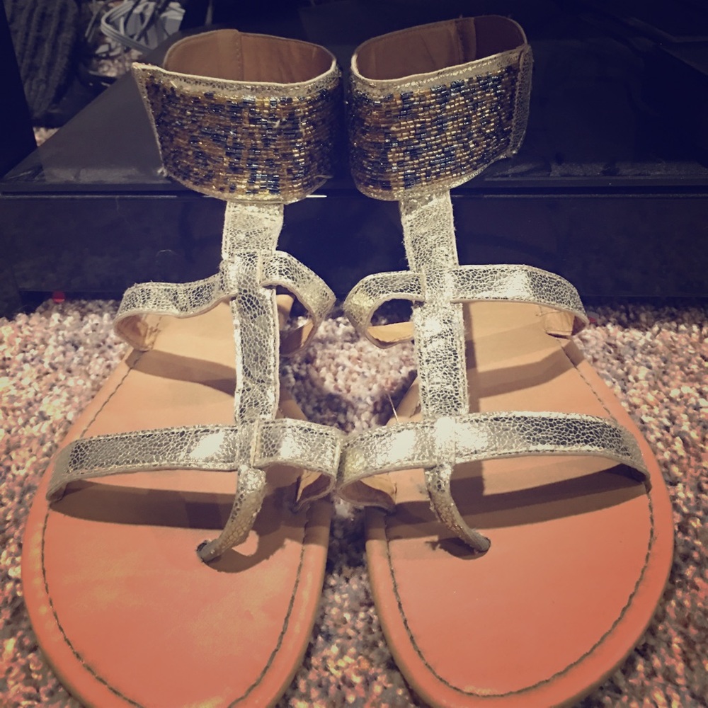 Gold and navy flip flops!