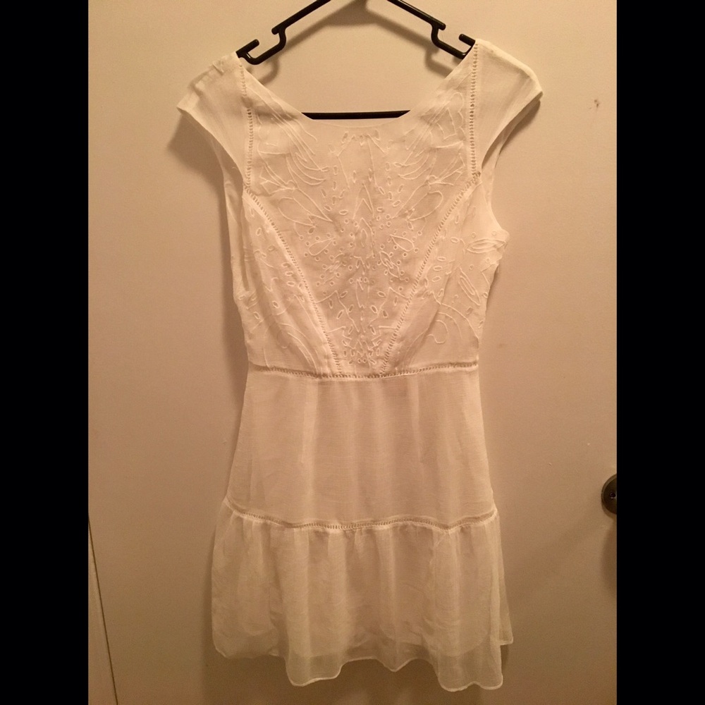 White summer dress with cutoutback