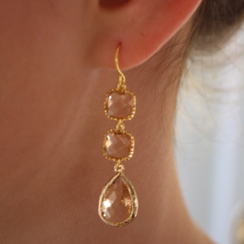 Gold and champagne dangle earrings - Picture 3 of 4