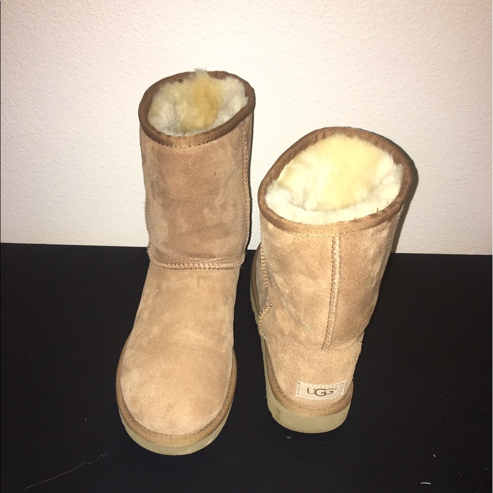 Uggs - image 1