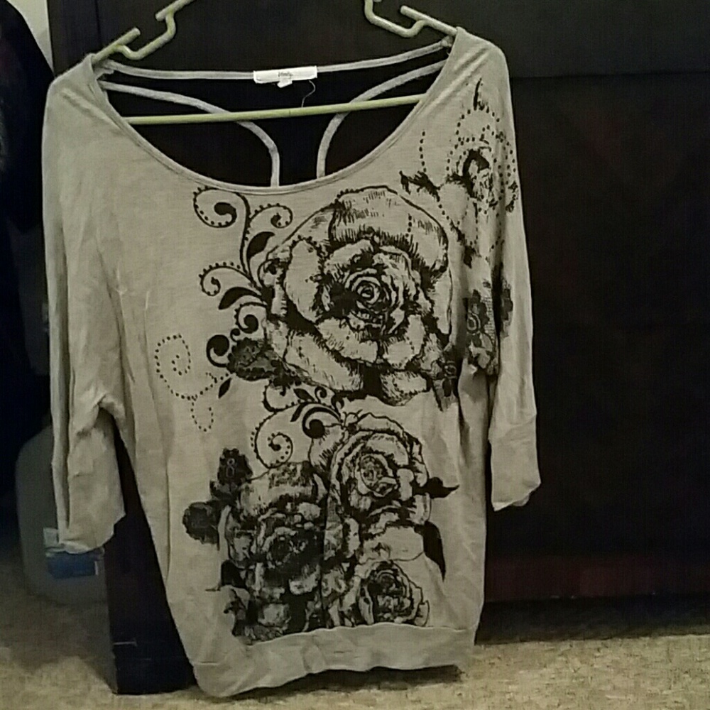 Grey T shirt with razor lace back