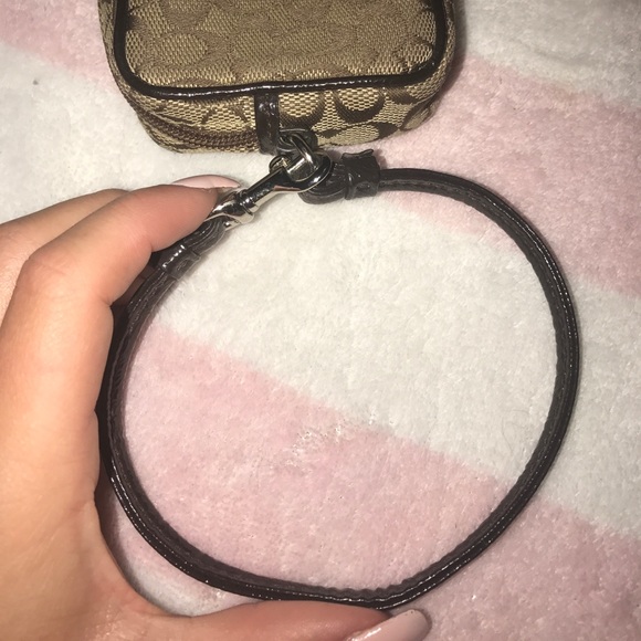 Coach wristlet - Picture 6 of 6