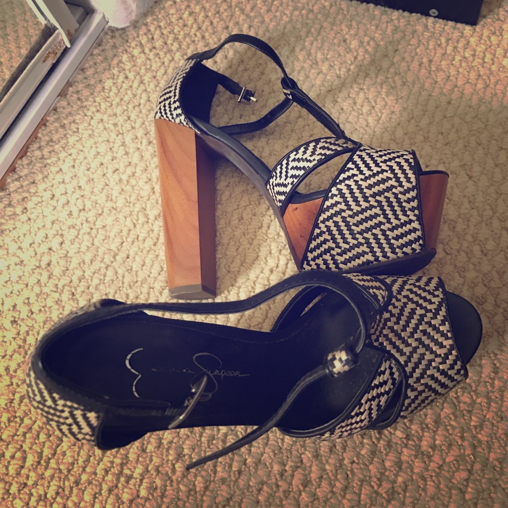 Jessica Simpson size 7 stilettos