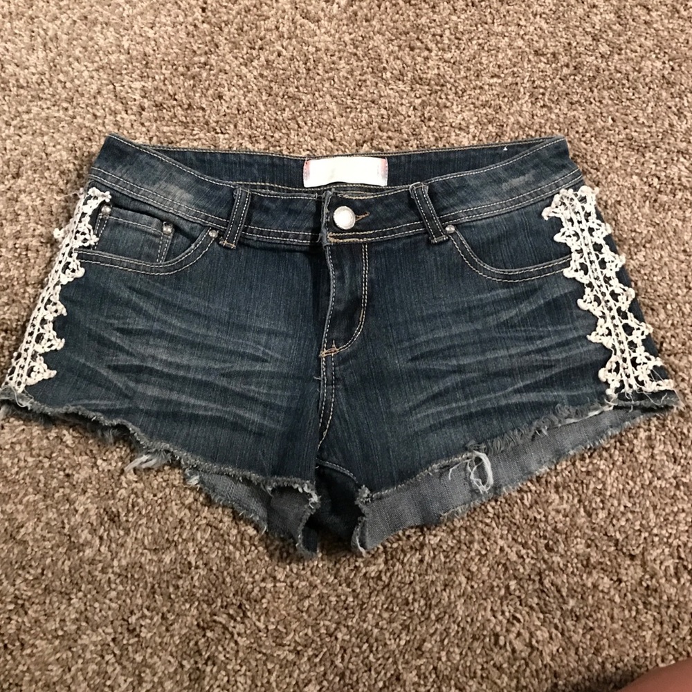 Jean shorts w/ lace trim