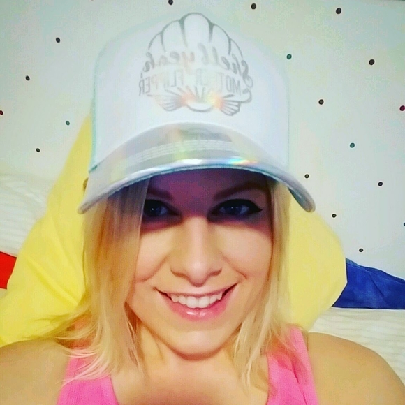 Meet your Posher, Inge - Picture 1 of 1