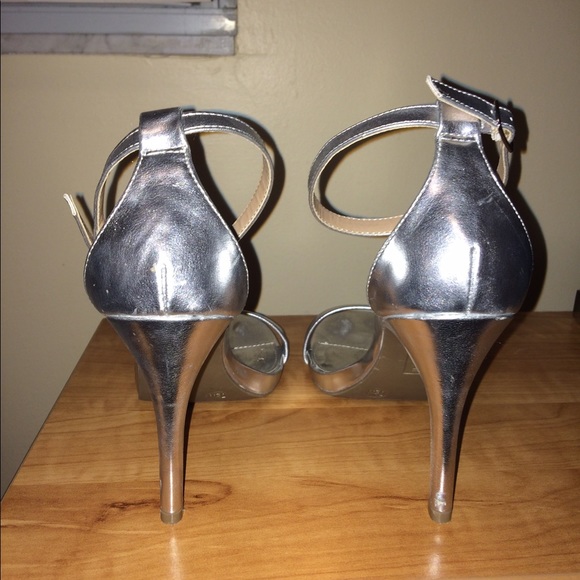 Silver sandal heels with adjustable strap - Picture 3 of 4