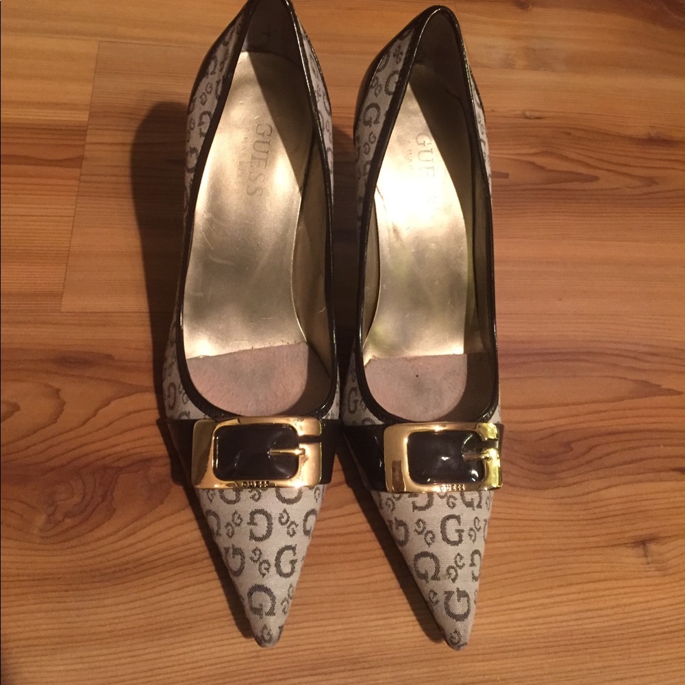 Guess G logo printed heel with pointed toe