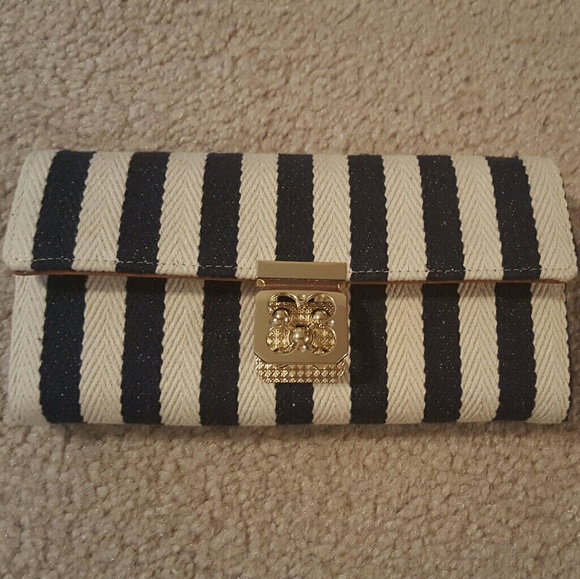 Wallet - Picture 2 of 7