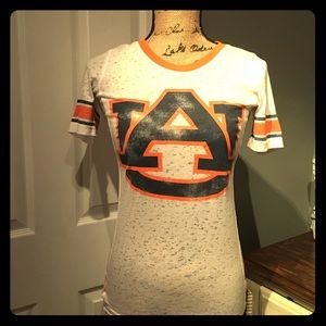 AUBURN University fitted tee - XS 🏈 fits like a S