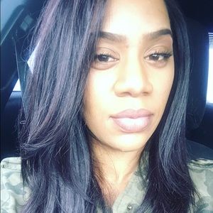 Meet your Posher, Monique