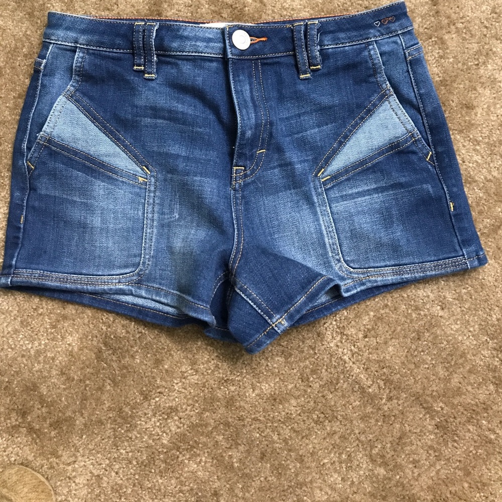 Womens High Rise Patch Pocket short