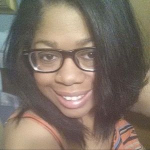 Meet your Posher, Davenia