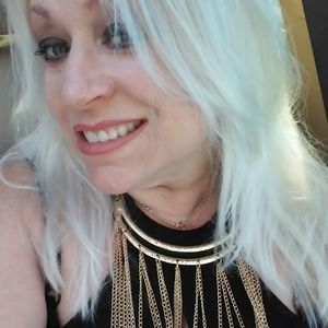 Meet your Posher, Mary j