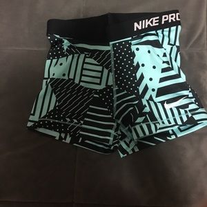 Nike Pro size: M