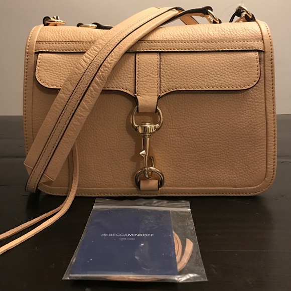 Rebecca Minkoff Handbags - 🔥SALE🔥 Rebecca Minkoff Biscuit Bowery Crossbody