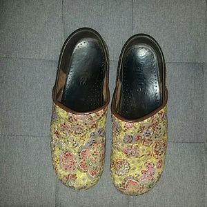 Sanita  clogs