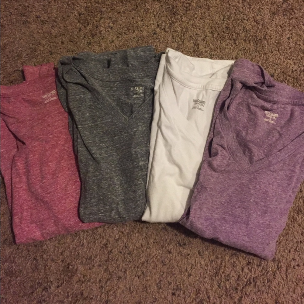 🚫SOLD🚫 Bundle of 4 long sleeve t shirts.