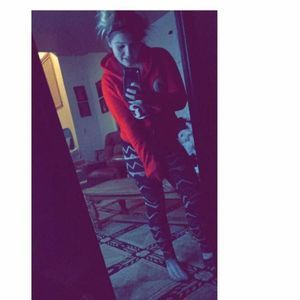 Meet your Posher, Nikie