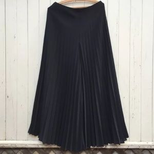 Escada vintage black pleated palazzo pants, sz 38