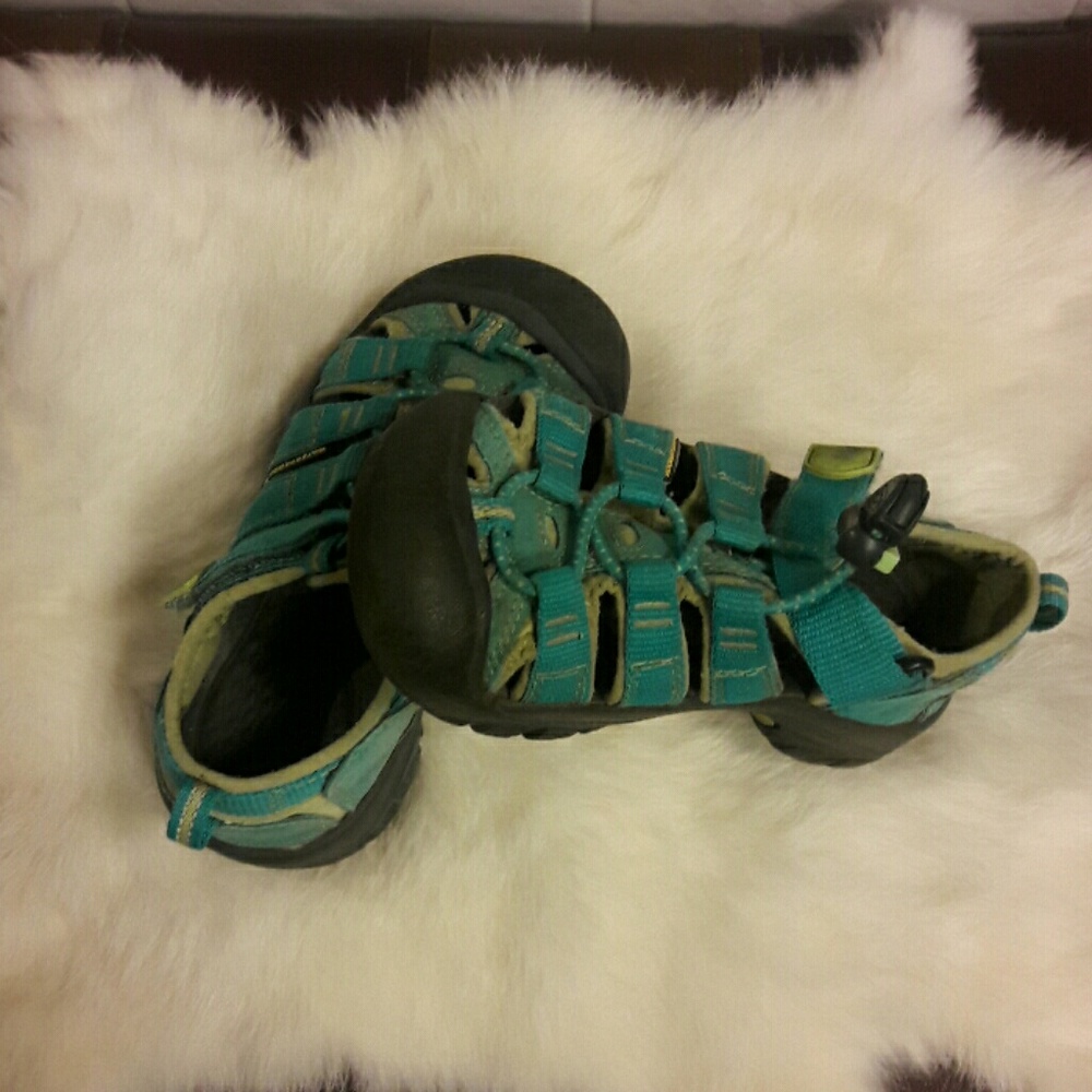 Keen girls and boys size 10
