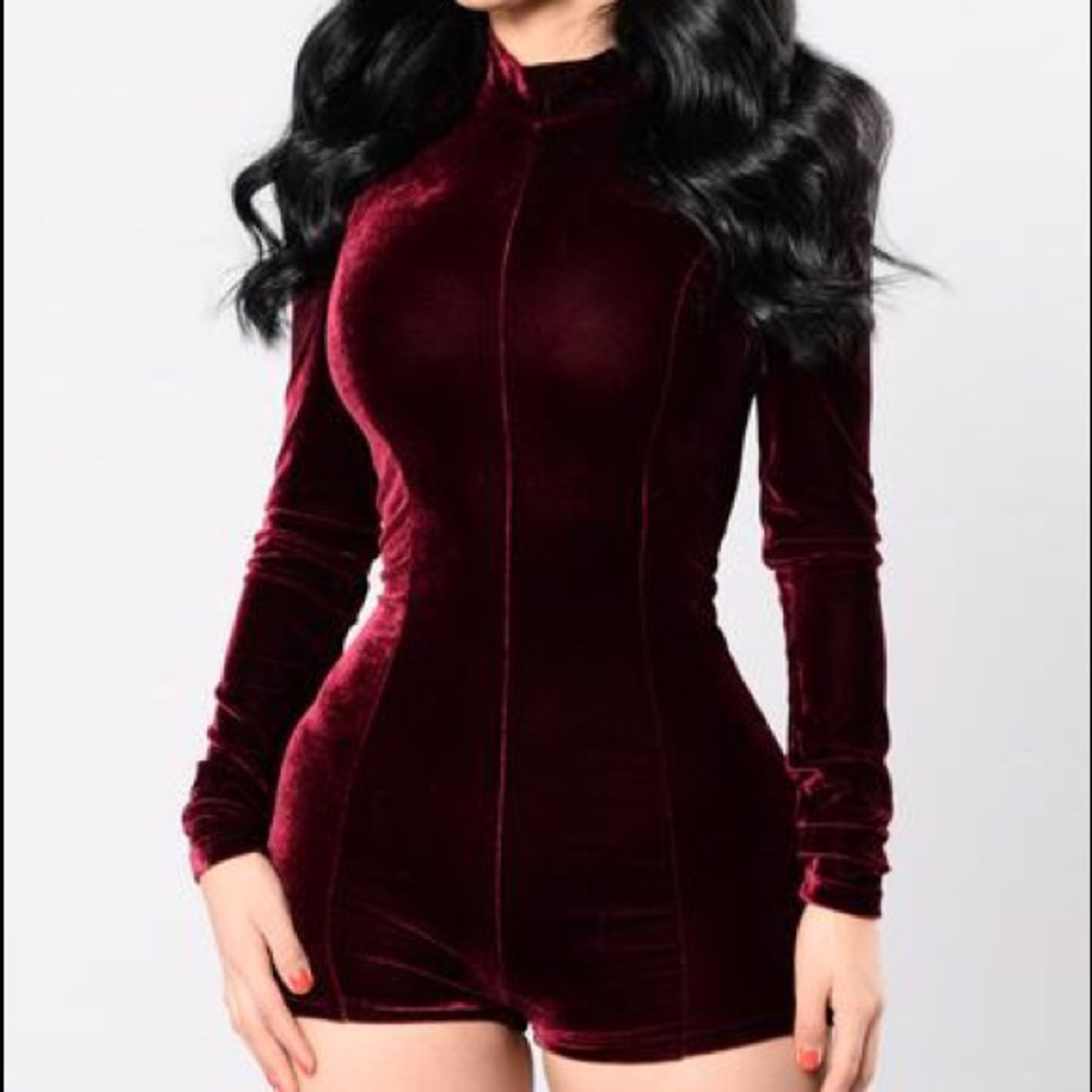 brand new w tags * Fashion Nova romper- Sold out !