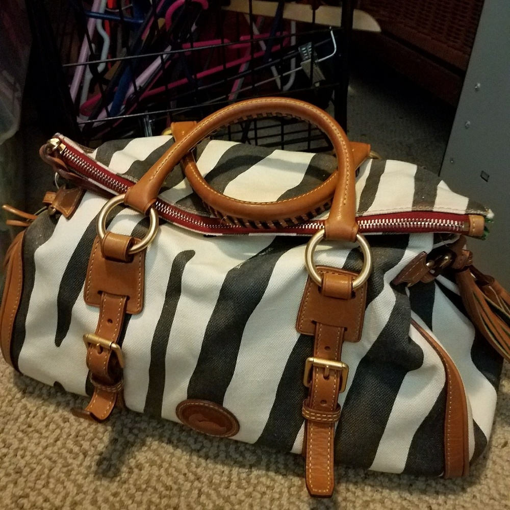 SOLD ON ANOTHER APP!! LARGE DOONEY & BOURKE