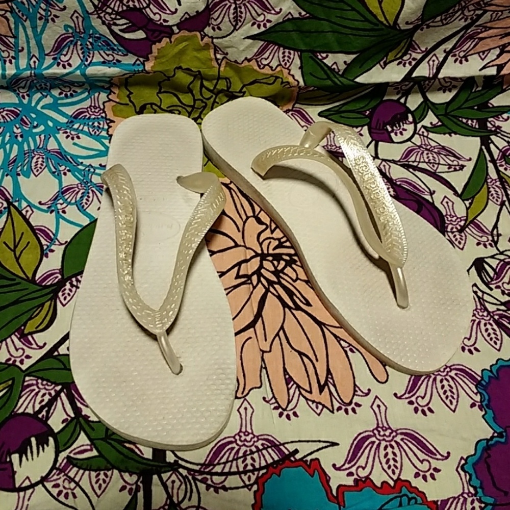 Pearlized White Strap Havaianas