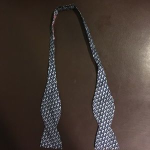 Vineyard vines bow tie