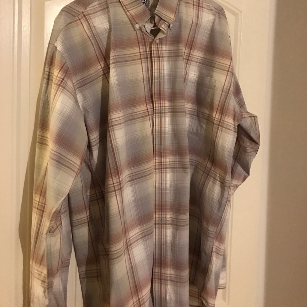 Cinch shirt gray & a dusty purple  color