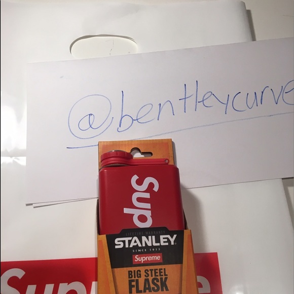SUPREME X STANLEY FLASK - Picture 2 of 4