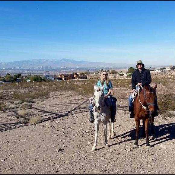 Meet your Posher! - Picture 3 of 4