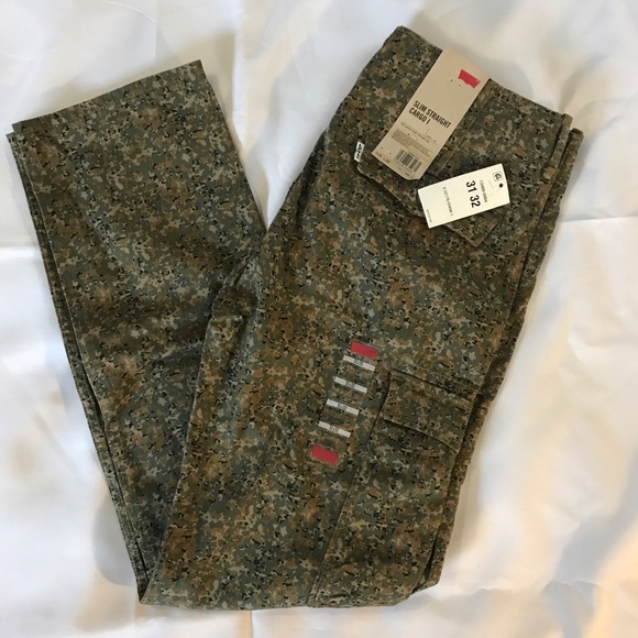 Levi's Other - NWT men's Levi's slim straight cargo pants