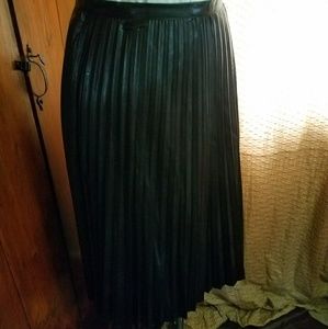 Melissa Paige accordian pleated skirt