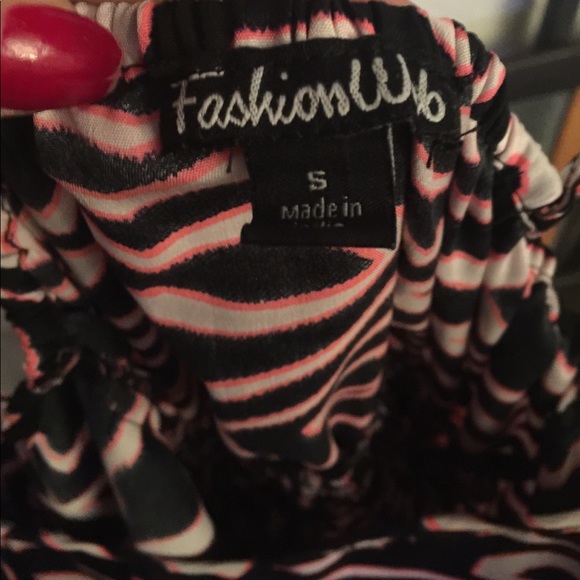 Super Cute Dress/ Shorts with POCKETS!! Worn once - Picture 4 of 4