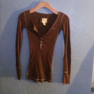 Simple hollister shirt