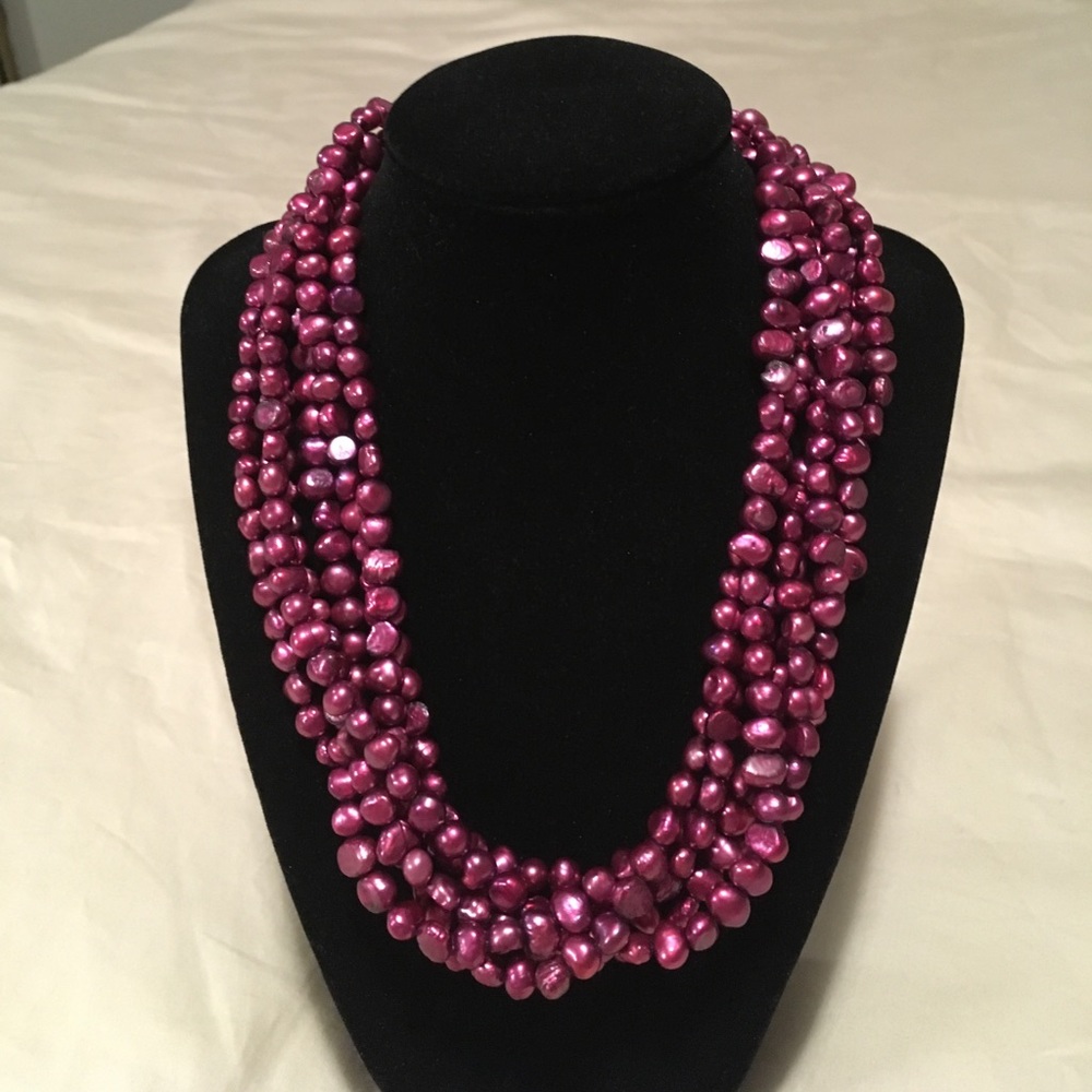 Handmade magenta cultured pearl necklace