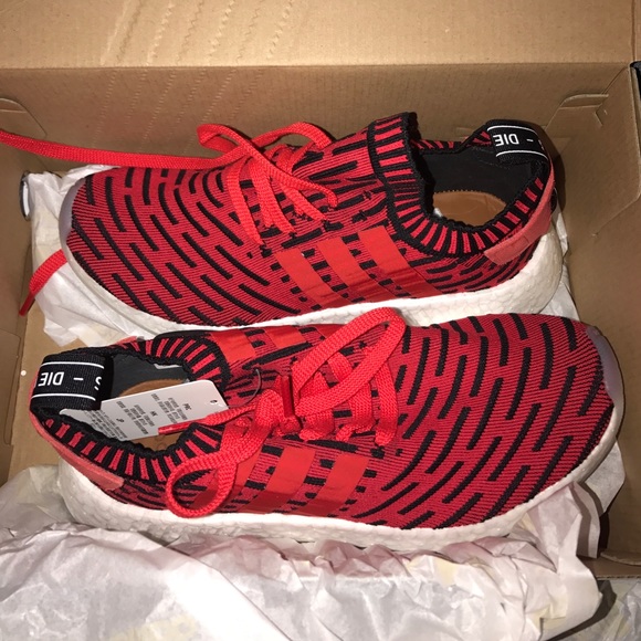 Adidas Shoes - 😍sale😍 brand new adidas nmd r2