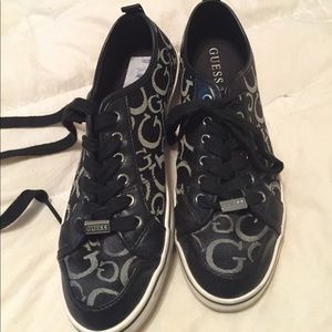 Guess flats worn lightly maybe 4 times